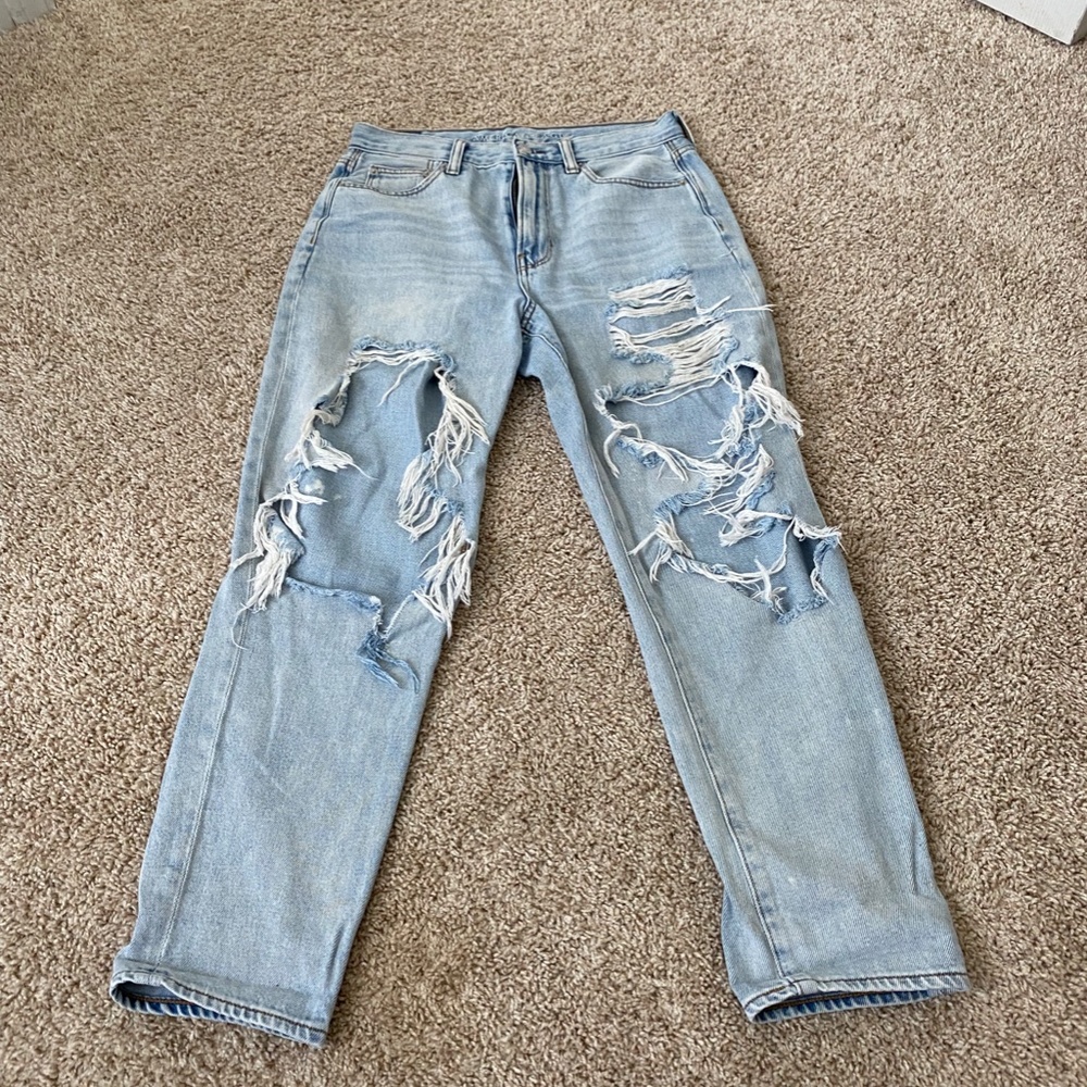 American Eagle Mom Jean - Light Wash - Destroyed - Size 6